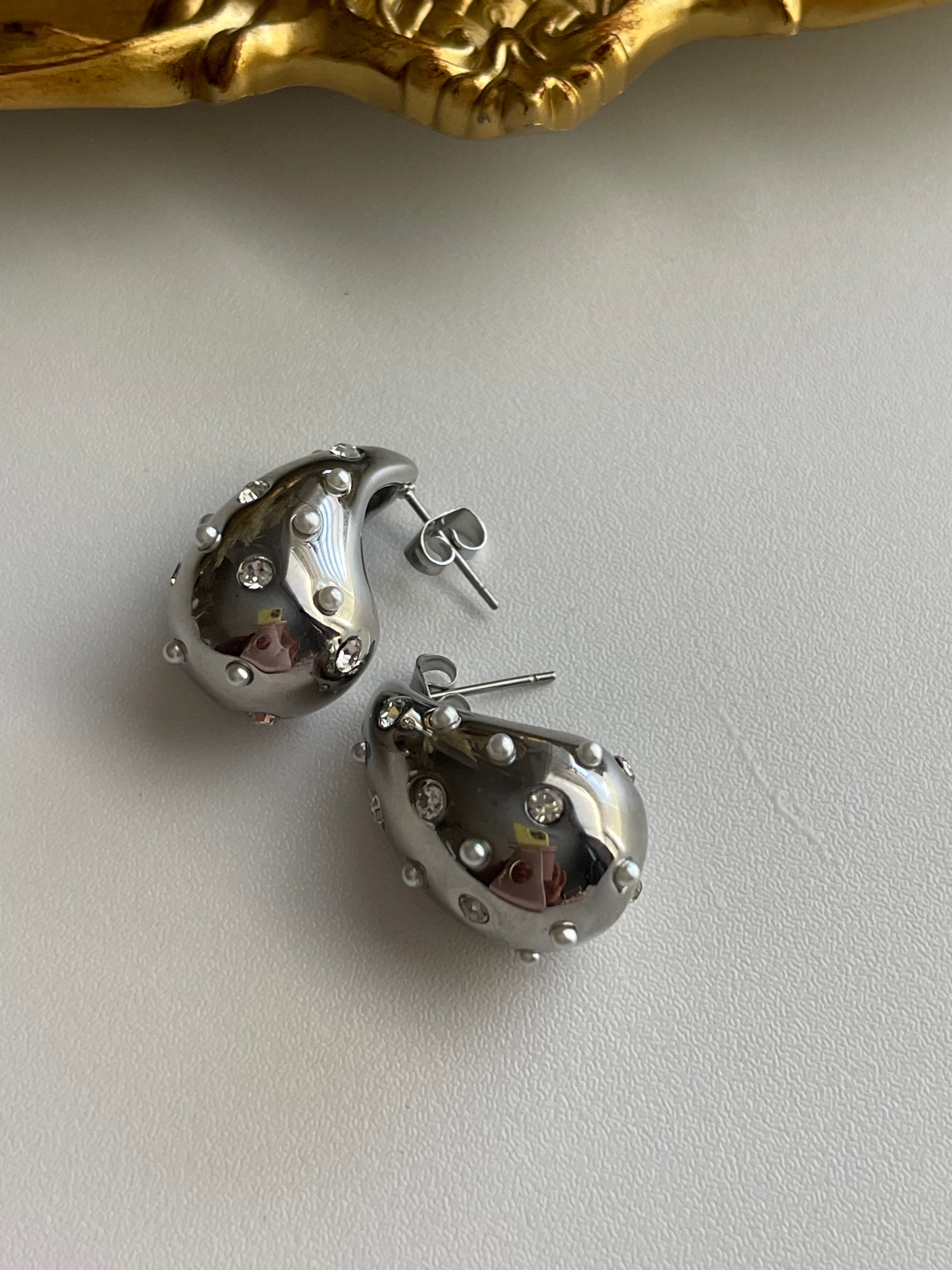 Sylvie Pearl Studs