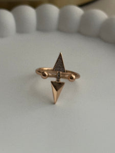 Lariet Ring