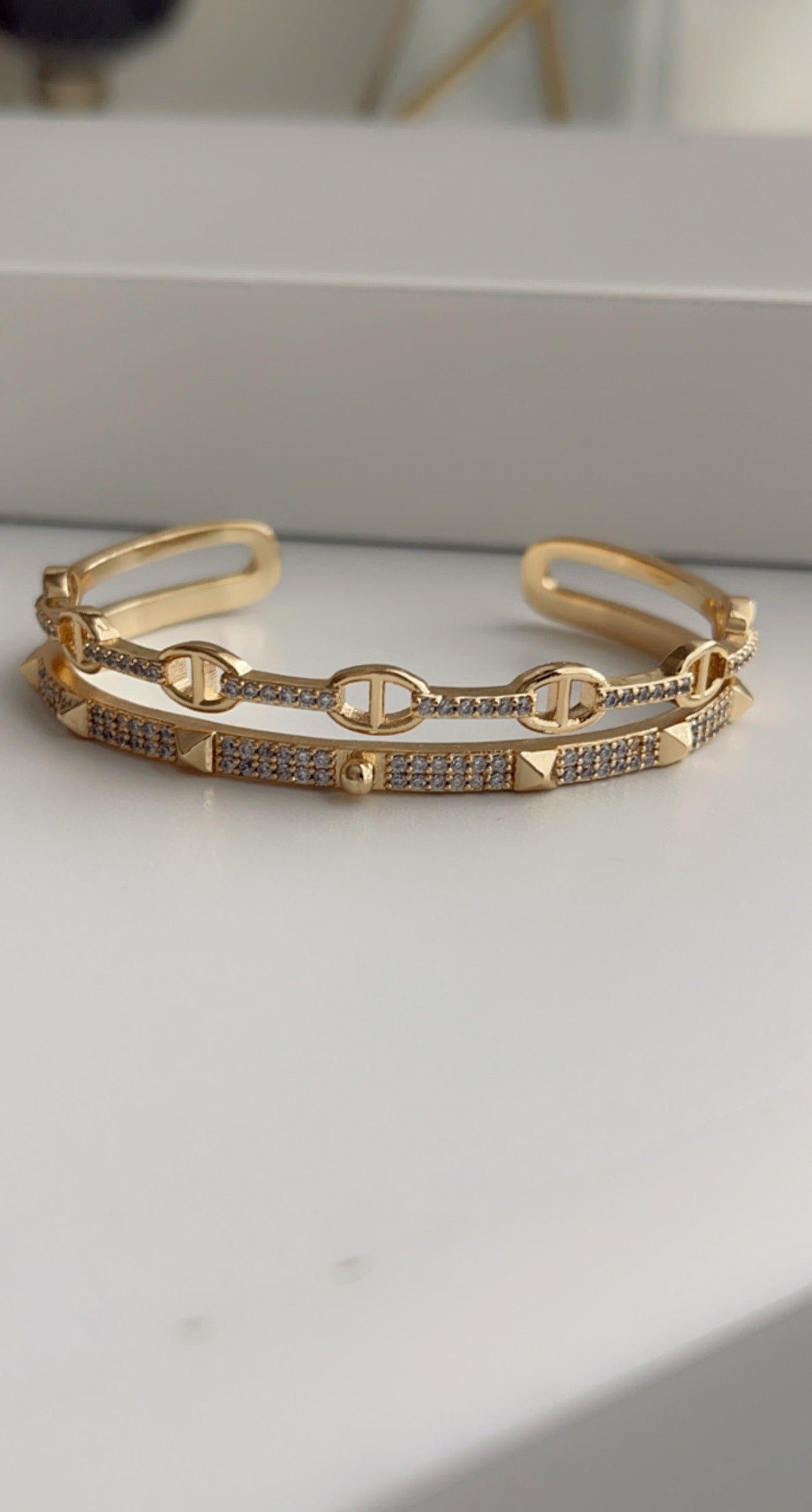 Glenda Bangle