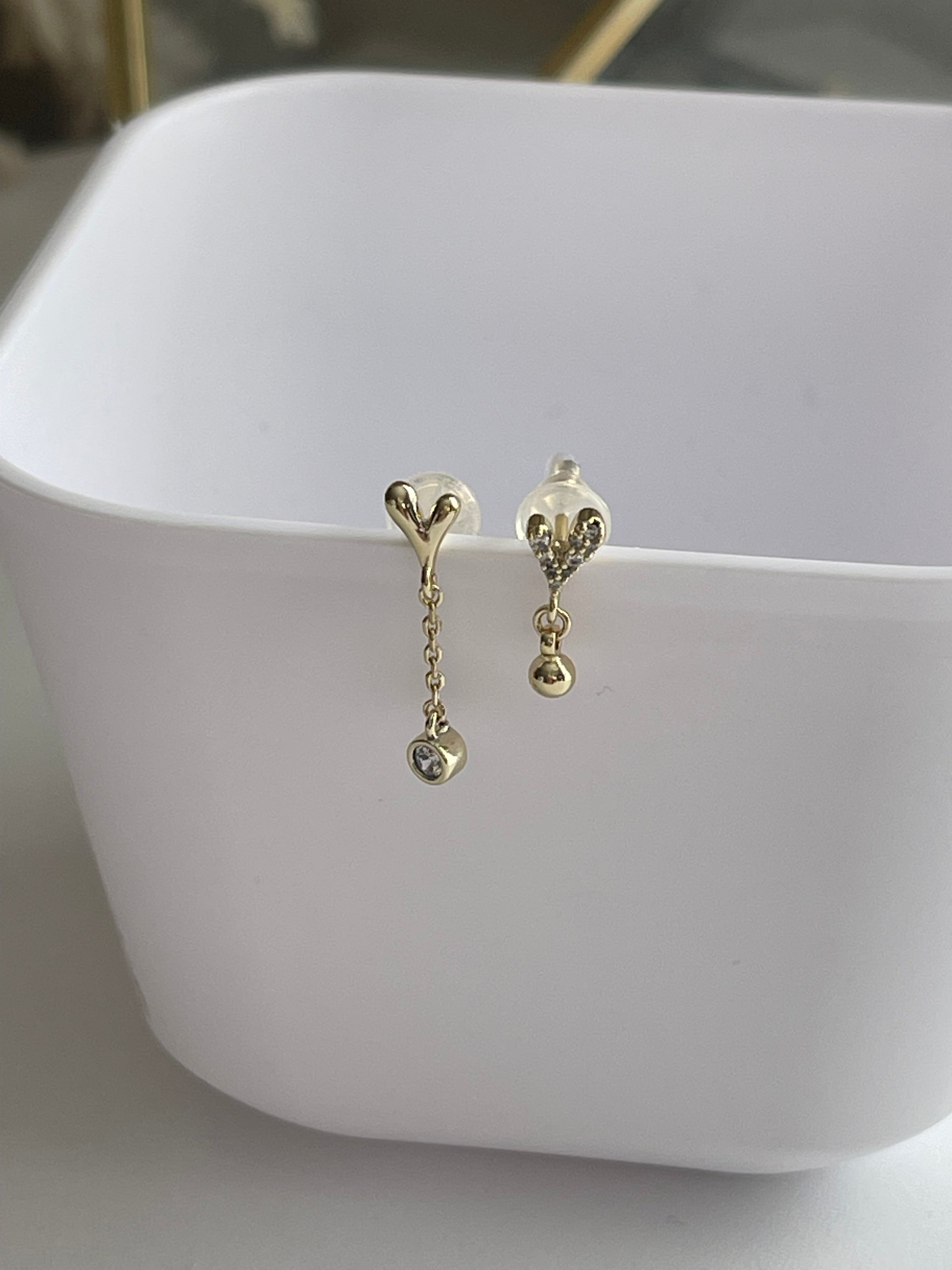 Dainty Heart Studs