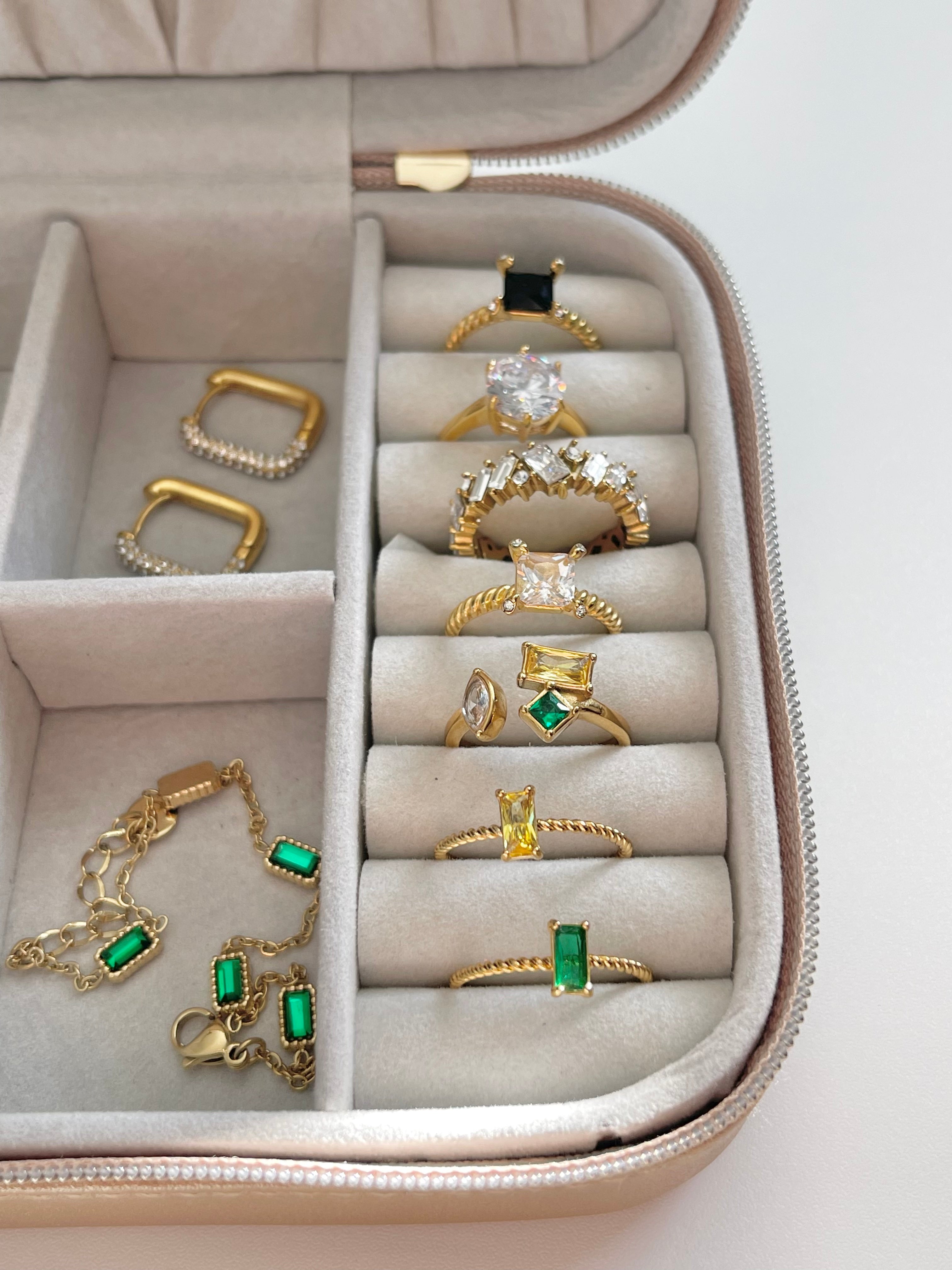 Avery Ring